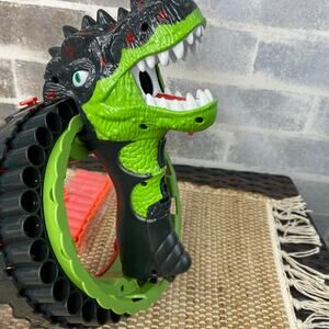 NEW Northlet Hand Ring Dinosaur Launcher Soft Foam Darts Automatic Rechargeable